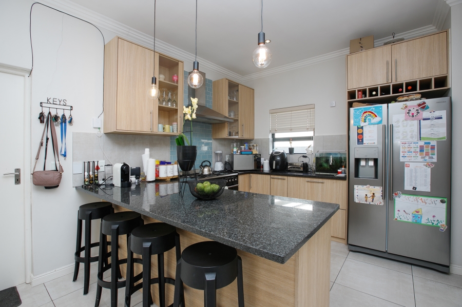 3 Bedroom Property for Sale in Parklands North Western Cape